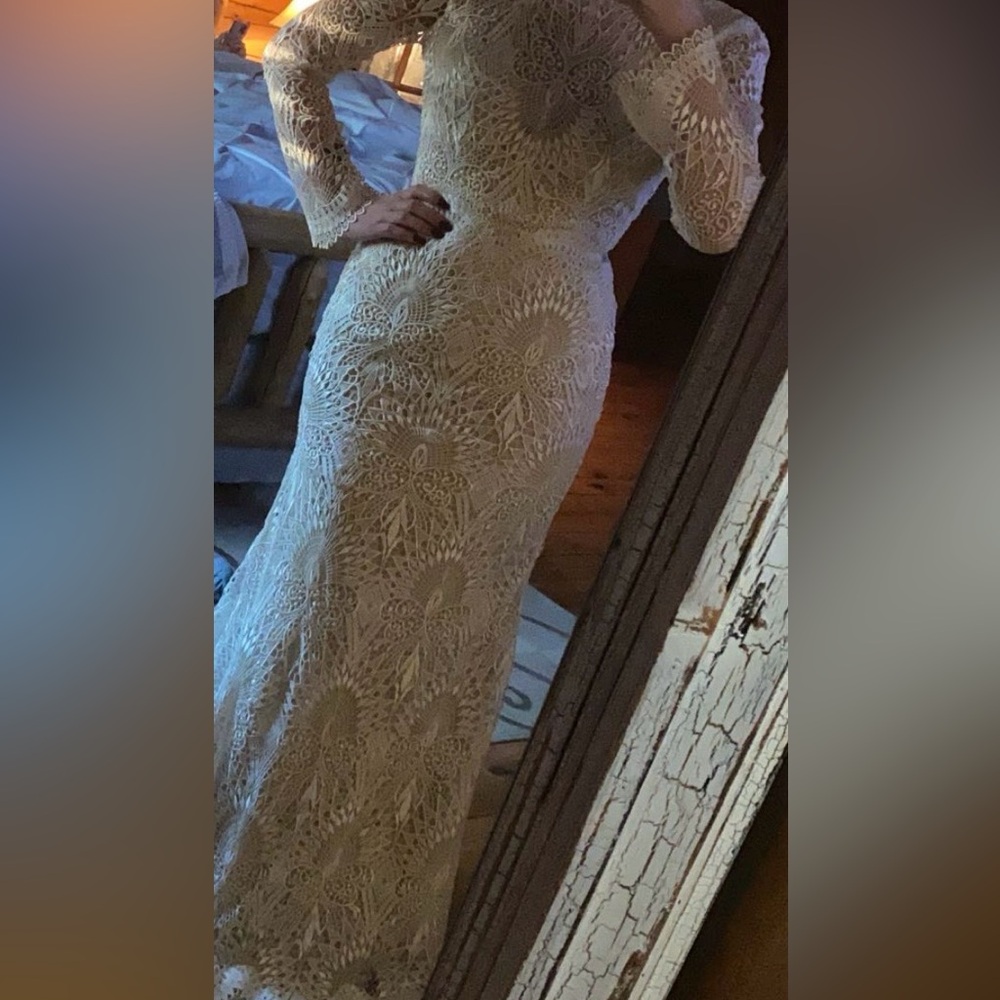 Lace Long-Sleeve Wedding Dress in Ivory Cream